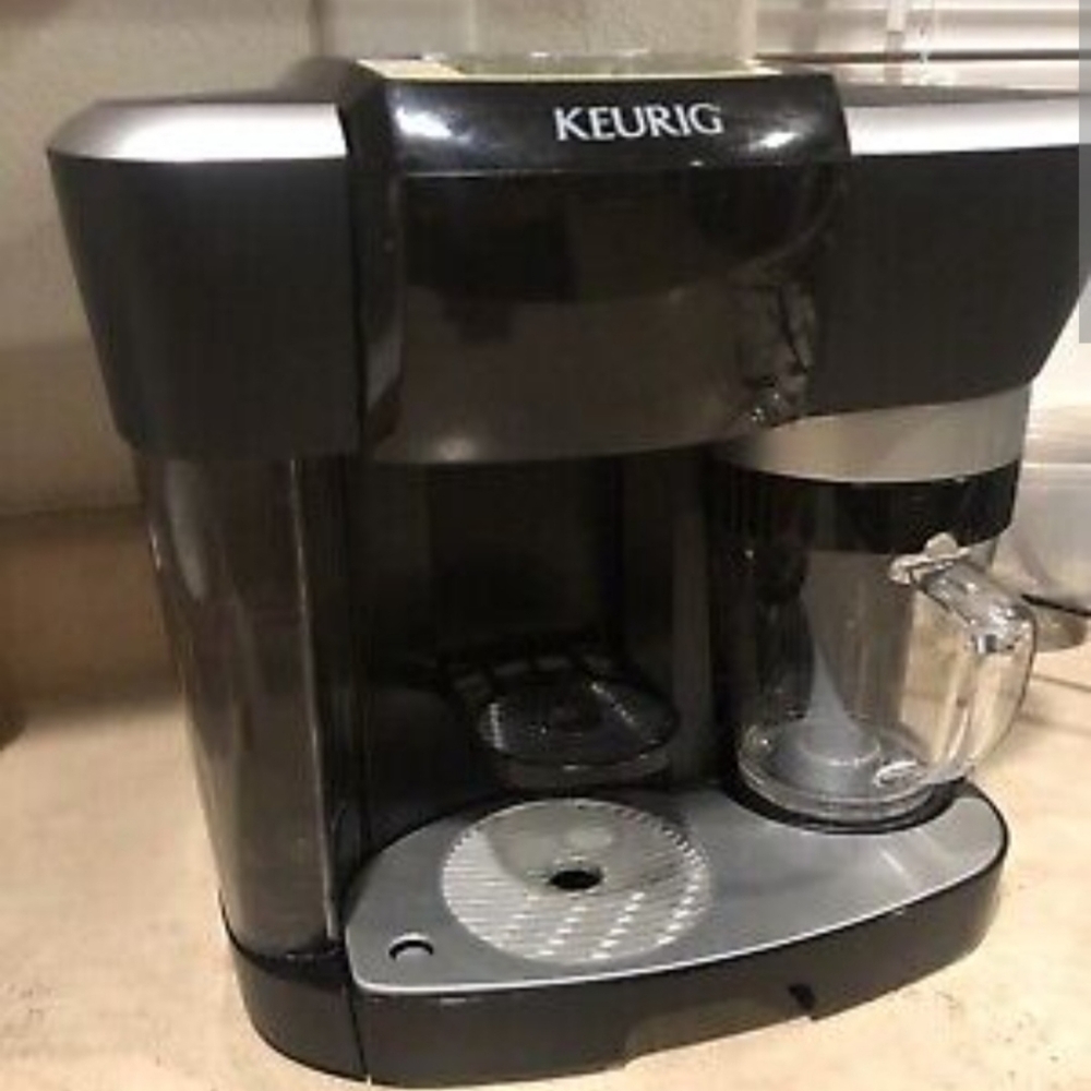 Keurig Rivo Cappucino and Latte Sytem - includes Pitcher